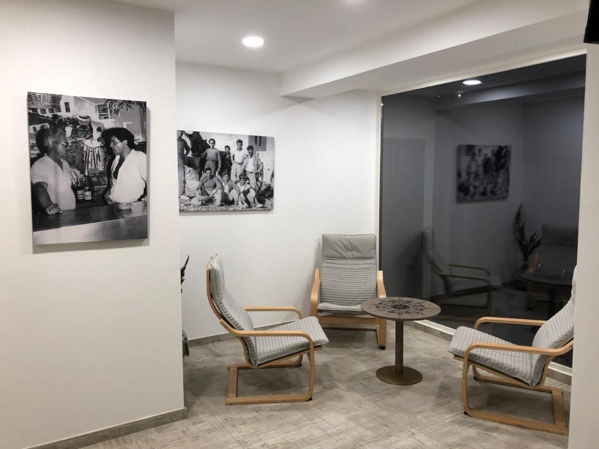 Hostal Rosalia Σαν Αντόνιο Εξωτερικό φωτογραφία